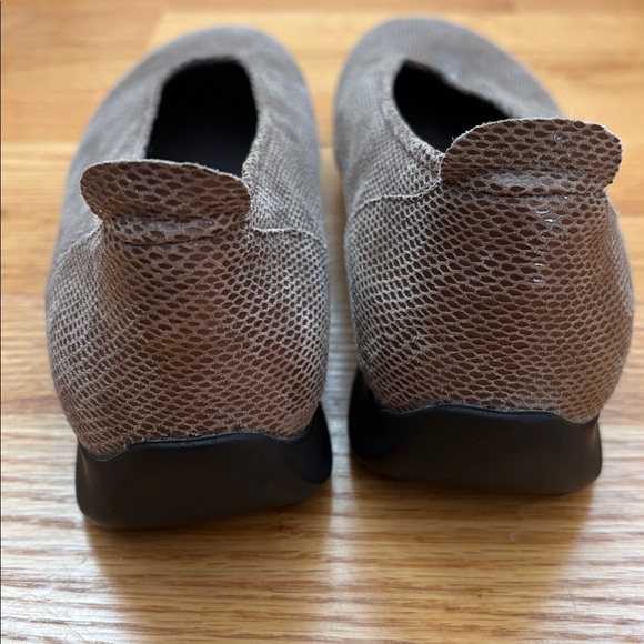 Wolky 359 Taupe Snakeskin Embossed Ballet Flats Comfort Size EU 39 US 8-8.5 - Picture 3 of 9